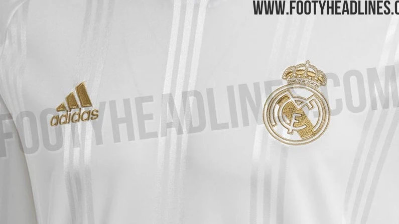 Detalle del escudo de la camiseta retro del Real Madrid Detalle del escudo de la camiseta retro del Real Madrid