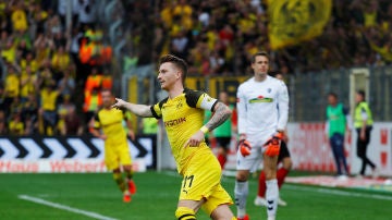 Marco Reus celebra un gol ante el Friburgo