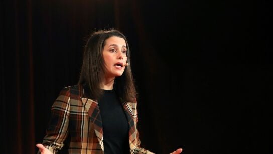 La cabeza de lista por Barcelona, In&eacute;s Arrimadas, durante un acto en Torroella de Montgr&iacute;.