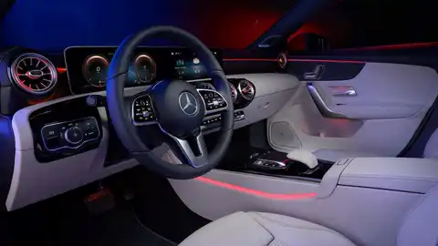 Interior moderno con diseño envolvente. Interior moderno con diseño envolvente.