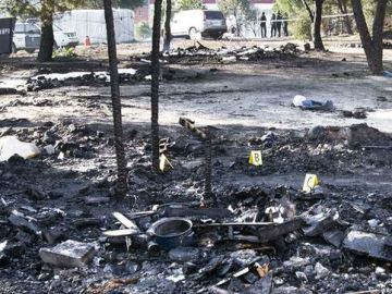 Un incendio arrasa un campamento de migrantes en Palos de la Frontera Un incendio arrasa un campamento de migrantes en Palos de la Frontera