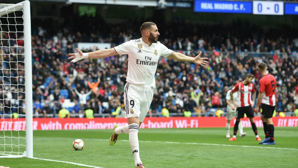 Benzema celebra un gol ante el Athletic