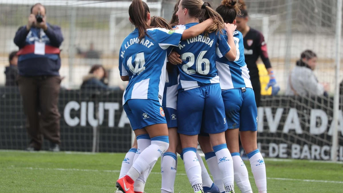 Las jugadoras del Espanyol celebran un gol