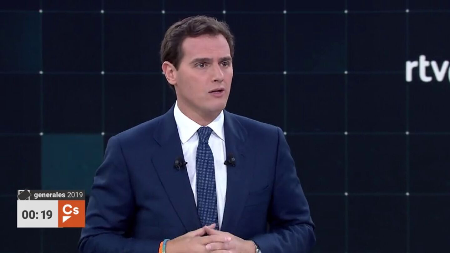 Debate electoral TVE | El primer minuto de Albert Rivera: "Habr&aacute; un Gobierno de cambio que recupere la dignidad para todos los espa&ntilde;oles"