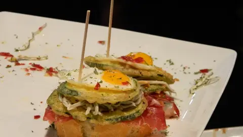 Pintxo de huevo de cordorniz Pintxo de huevo de cordorniz
