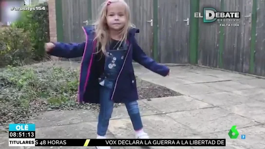 La historia de superación de Victoria, la niña que nació con las piernas hacia atrás y sin huesos La historia de superación de Victoria, la niña que nació con las piernas hacia atrás y sin huesos