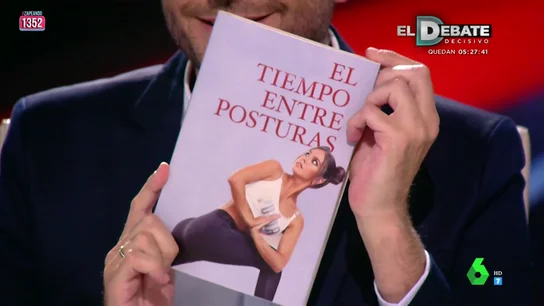 De 'El diario de Anna y Frank' a 'El tiempo entre posturas': Frank Blanco les regala libros personalizados a los zapeadores De 'El diario de Anna y Frank' a 'El tiempo entre posturas': Frank Blanco les regala libros personalizados a los zapeadores