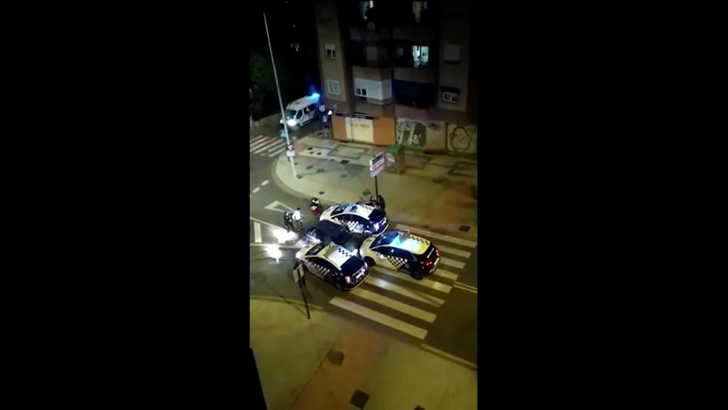 Tiroteo y persecución policial en Granada: varios detenidos y dos agentes heridos leves Tiroteo y persecución policial en Granada: varios detenidos y dos agentes heridos leves