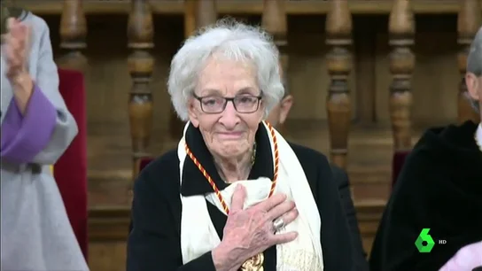 La poetisa uruguaya Ida Vitale recibe el Premio Cervantes 2018 a los 95 años La poetisa uruguaya Ida Vitale recibe el Premio Cervantes 2018 a los 95 años