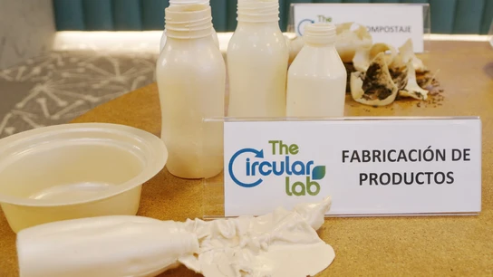 El plástico fabricado a partir de residuos vegetales creado The Circular Lab El plástico fabricado a partir de residuos vegetales creado The Circular Lab