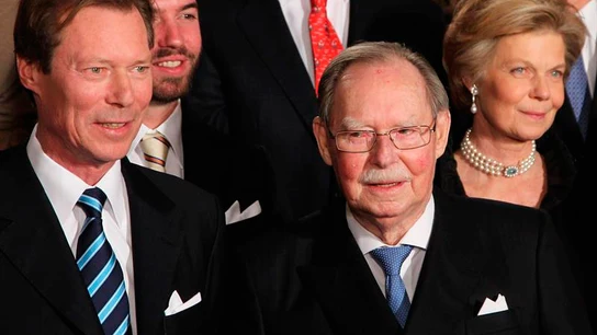 Foto de archivo del gran duque Juan de Luxemburgo (dcha), acompañado por el gran duque Enrique de Luxemburgo (izq) Foto de archivo del gran duque Juan de Luxemburgo (dcha), acompañado por el gran duque Enrique de Luxemburgo (izq)