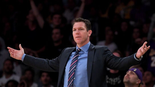 Luke Walton entrenando a Los Lakers