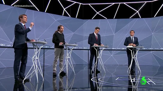 La Manada entra en campaña electoral: "¿Los va a indultar usted, señor Sánchez?" La Manada entra en campaña electoral: "¿Los va a indultar usted, señor Sánchez?"