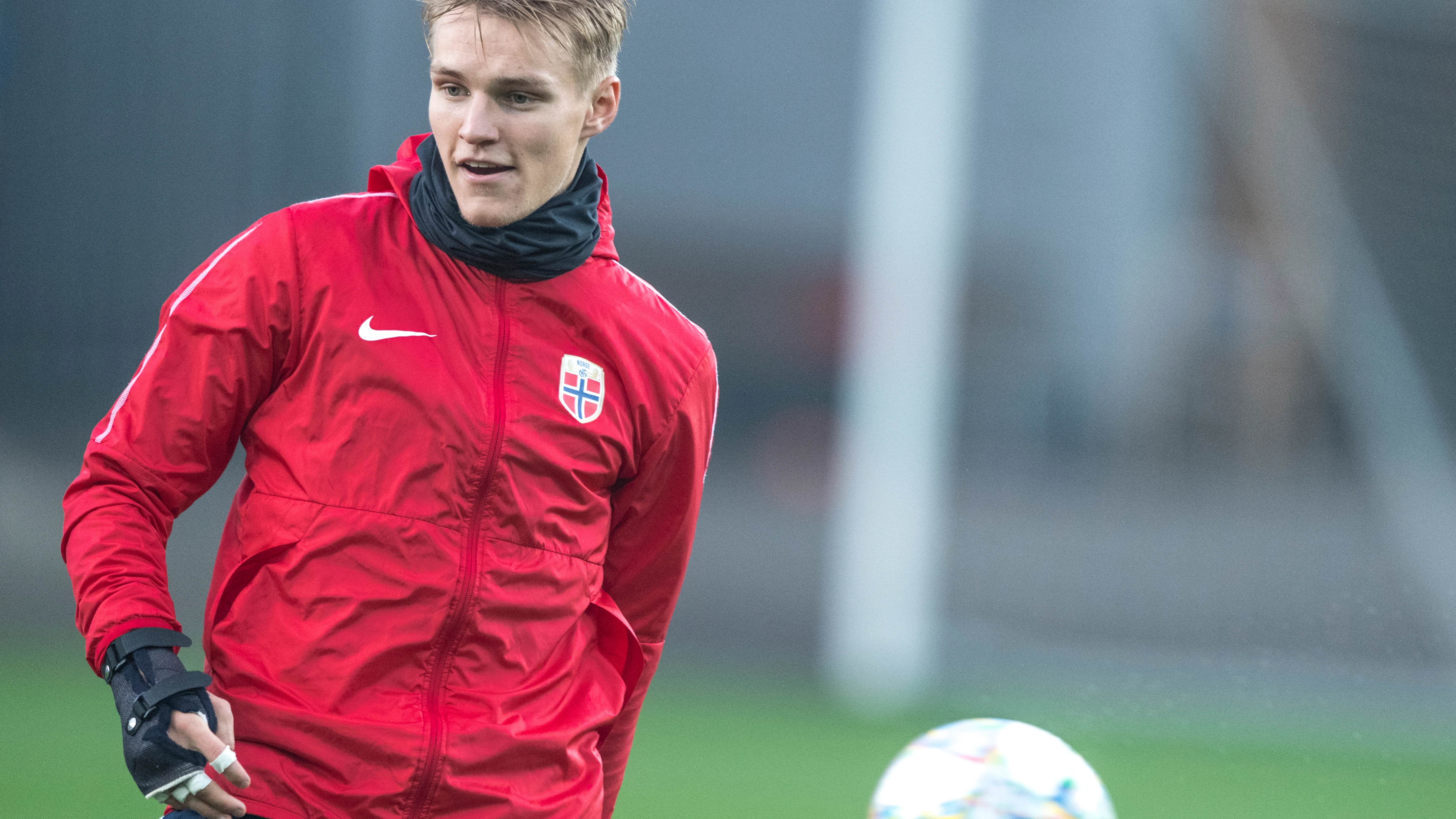 Odegaard entrenando