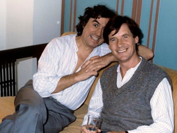 Terry Jones (izda) y Michael Palin de Monty Python posan para la prensa gráfica en 1983. Terry Jones (izda) y Michael Palin de Monty Python posan para la prensa gráfica en 1983.