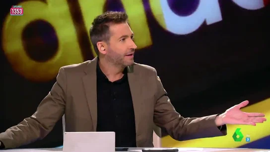 La 'bronca' de Frank Blanco a Ana Morgade por utilizar el teléfono durante el programa: "Deja el móvil, que estamos aquí" La 'bronca' de Frank Blanco a Ana Morgade por utilizar el teléfono durante el programa: "Deja el móvil, que estamos aquí"