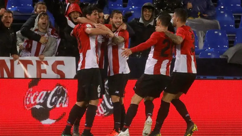 Los jugadores del Athletic celebran un gol en Butarque. 