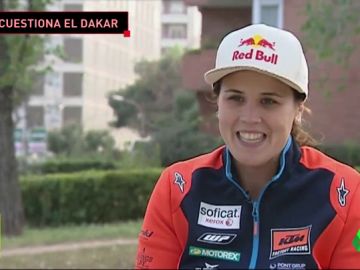 Laia Sanz habla sobre el Dakar en Arabia Saudí: "Es algo que choca, las mujeres lo deben tener muy complicado" Laia Sanz habla sobre el Dakar en Arabia Saudí: "Es algo que choca, las mujeres lo deben tener muy complicado"