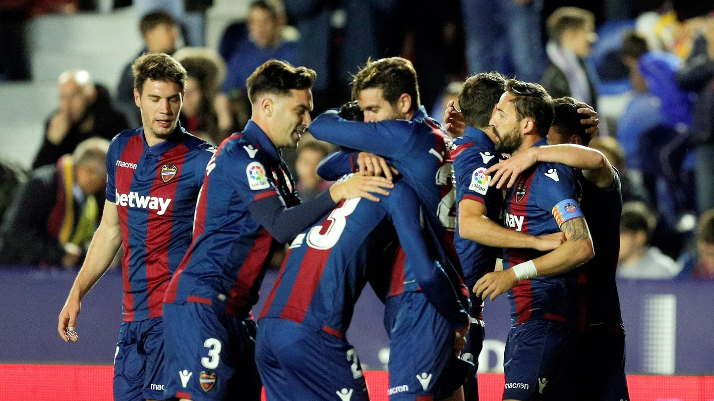 Los jugadores del Levante celebran un gol Los jugadores del Levante celebran un gol