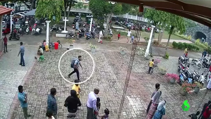 Primera imagen de uno de los terroristas de Sri Lanka momentos antes de los atentados