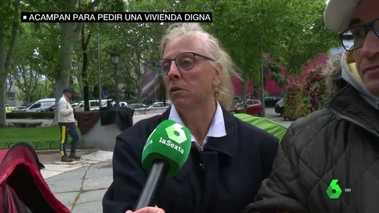 Joaquina vive en la calle junto a su familia desde hace un año Joaquina vive en la calle junto a su familia desde hace un año