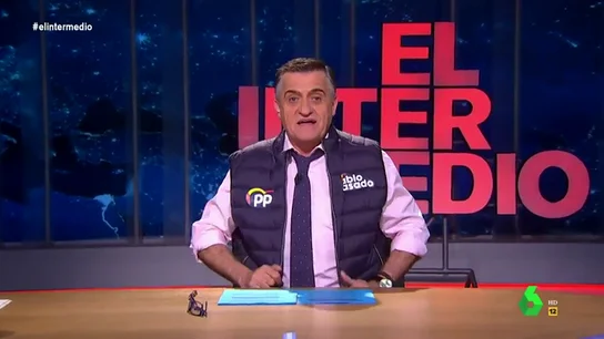 Wyoming se hace con el chaleco más desead de la campaña electoral: "Sirve para convalidarte las clases de Hardaravaca" Wyoming se hace con el chaleco más desead de la campaña electoral: "Sirve para convalidarte las clases de Hardaravaca"