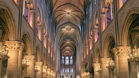 Interior de la Catedral de Notre Dame Interior de la Catedral de Notre Dame