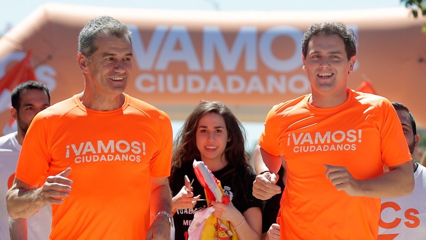 Albert Rivera y Toni Cant&oacute; participan en una carrera ciudadana