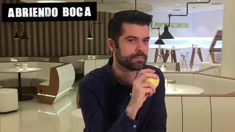 Luis Alberto Zamora Abriendo boca