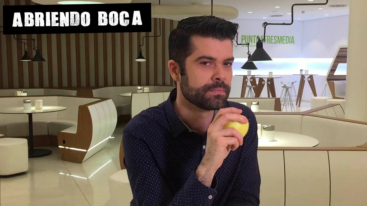 Luis Alberto Zamora Abriendo boca