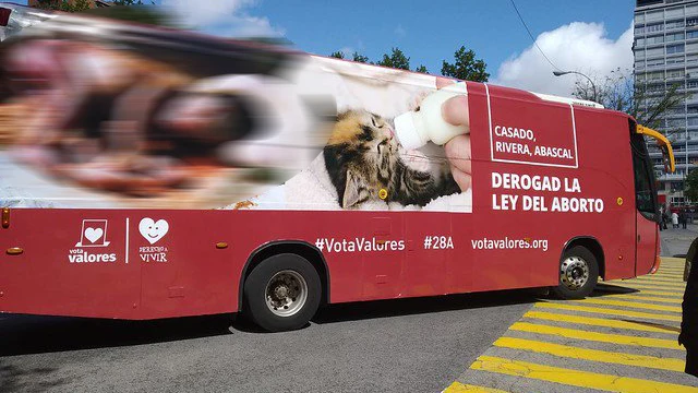 Imagen del nuevo autobús lanzado por Hazte Oír contra la ley del aborto