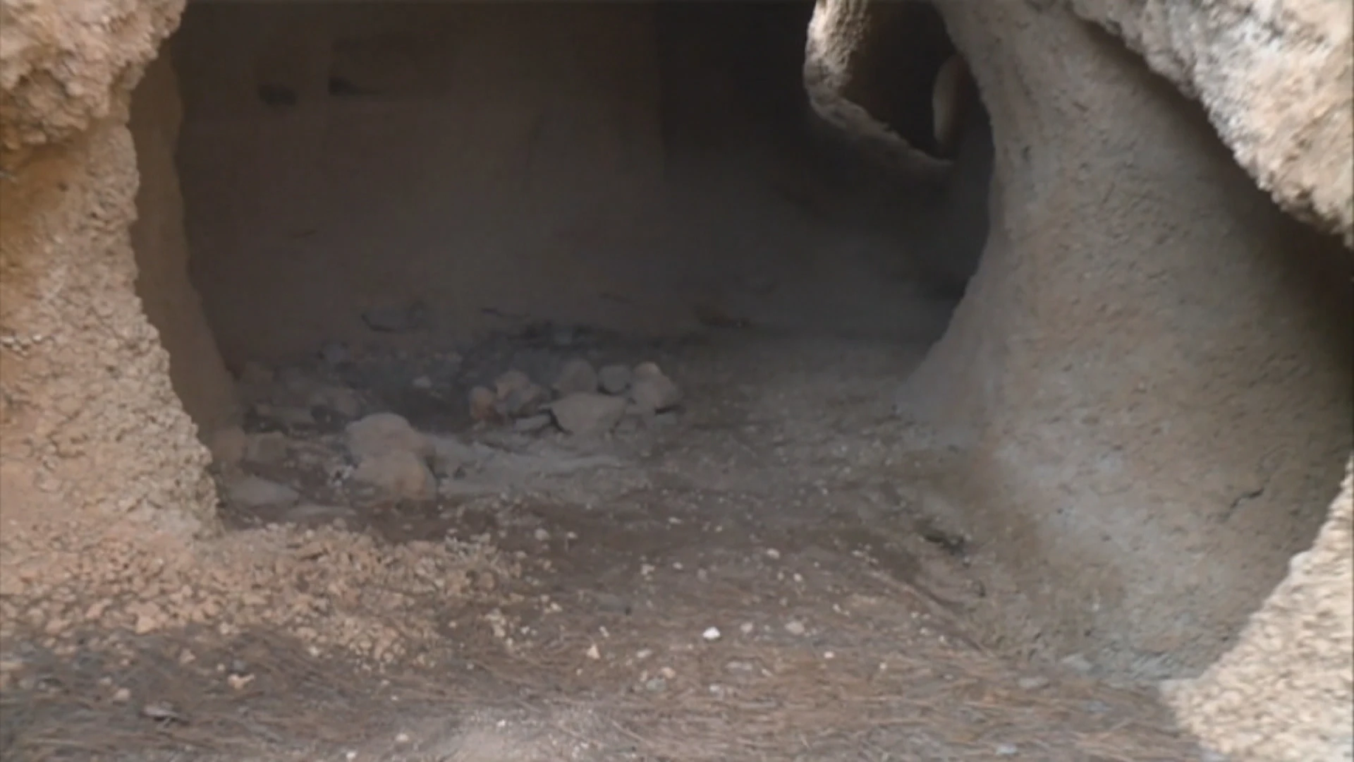 Interior de la cueva del crimen de Tenerife