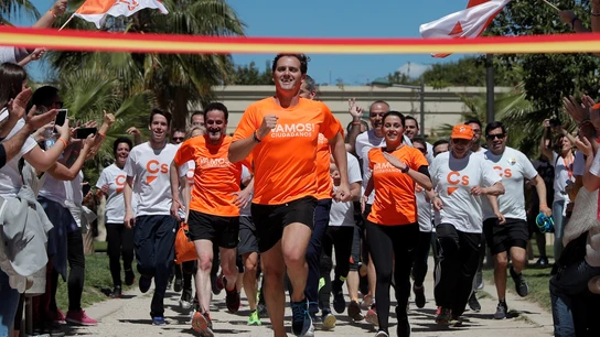 Albert Rivera participa en una carrera ciudadana Albert Rivera participa en una carrera ciudadana