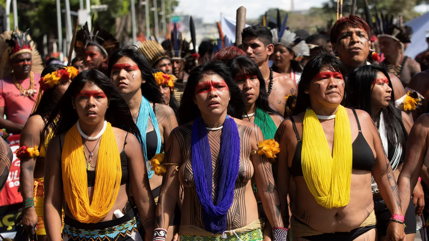 Indios de diversas tribus protestan contra las políticas del Gobierno de Jair Bolsonaro Indios de diversas tribus protestan contra las políticas del Gobierno de Jair Bolsonaro