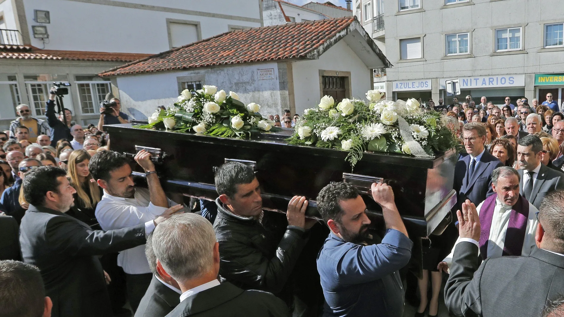 Multitudinario adiós a los dos jóvenes gallegos asesinados en Sri Lanka