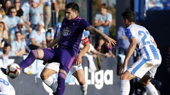 Maxi G&oacute;mez, ante Mikel Vesga