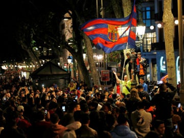 Canaletas, repleta de gente Canaletas, repleta de gente