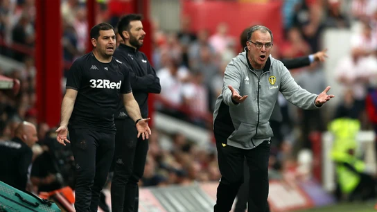 Marcelo Bielsa, en la banda Marcelo Bielsa, en la banda