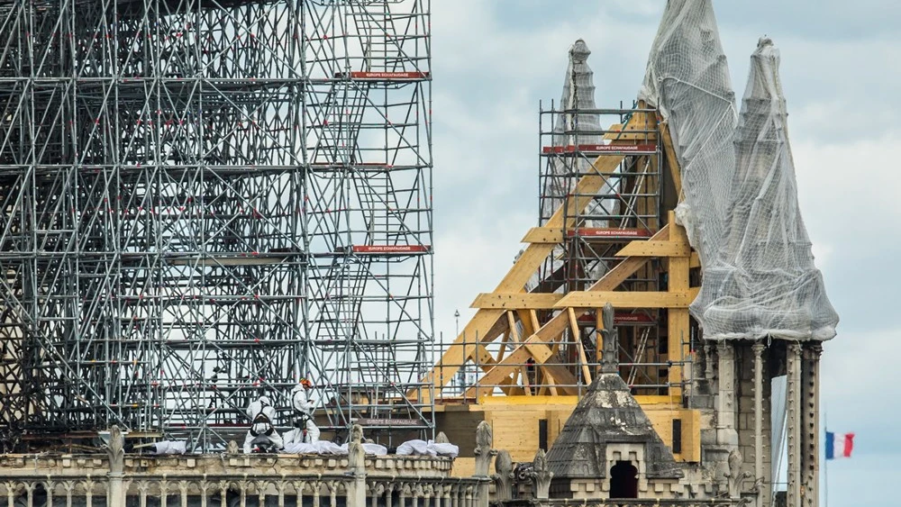 Vista de los trabajos en la catedral de Notre-Dame