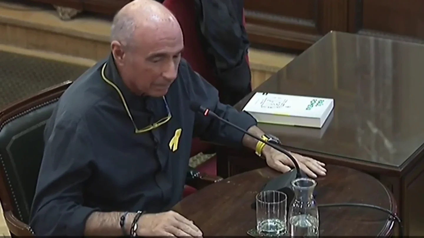 Lluís Llach protesta ante Vox en el juicio del procès "como ciudadano homosexual e independentista" Lluís Llach protesta ante Vox en el juicio del procès "como ciudadano homosexual e independentista"