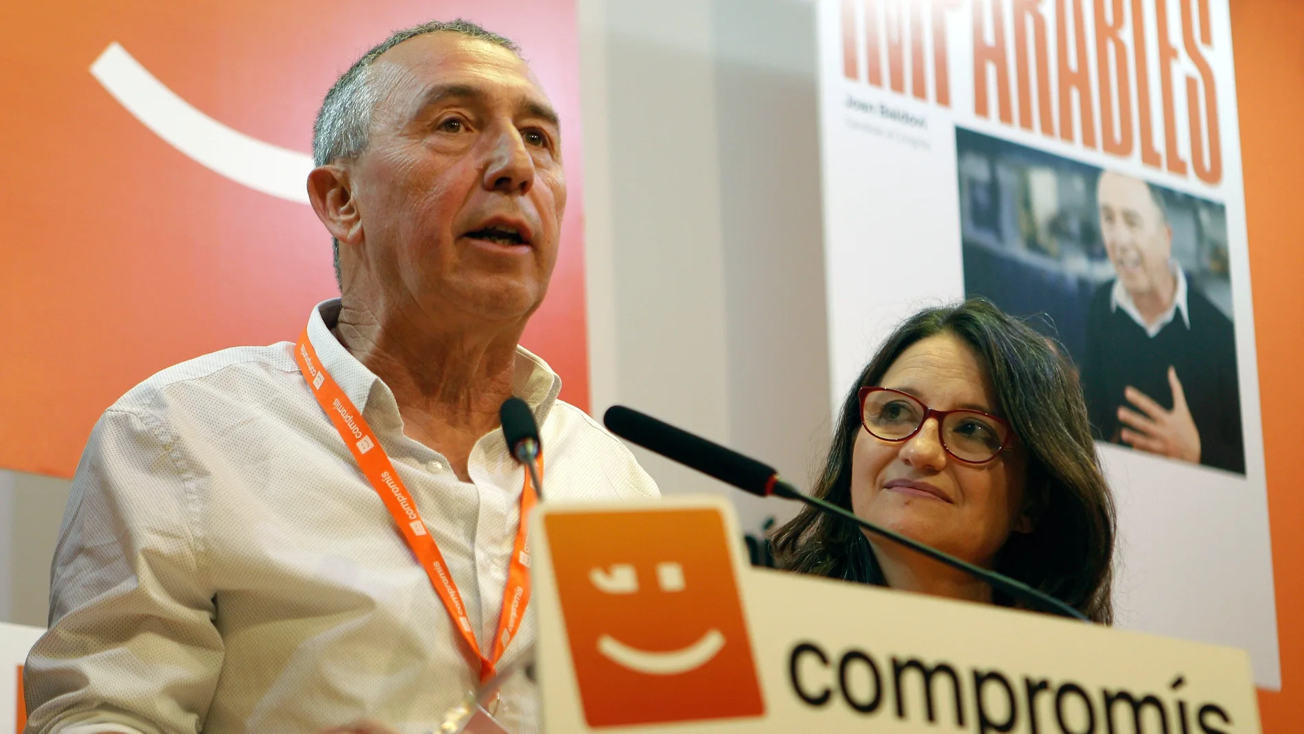 El cabeza de lista al Congreso por Compromís, Joan Baldoví, y la candidata a la presidencia de la Generalitat Valenciana, Mónica Oltra