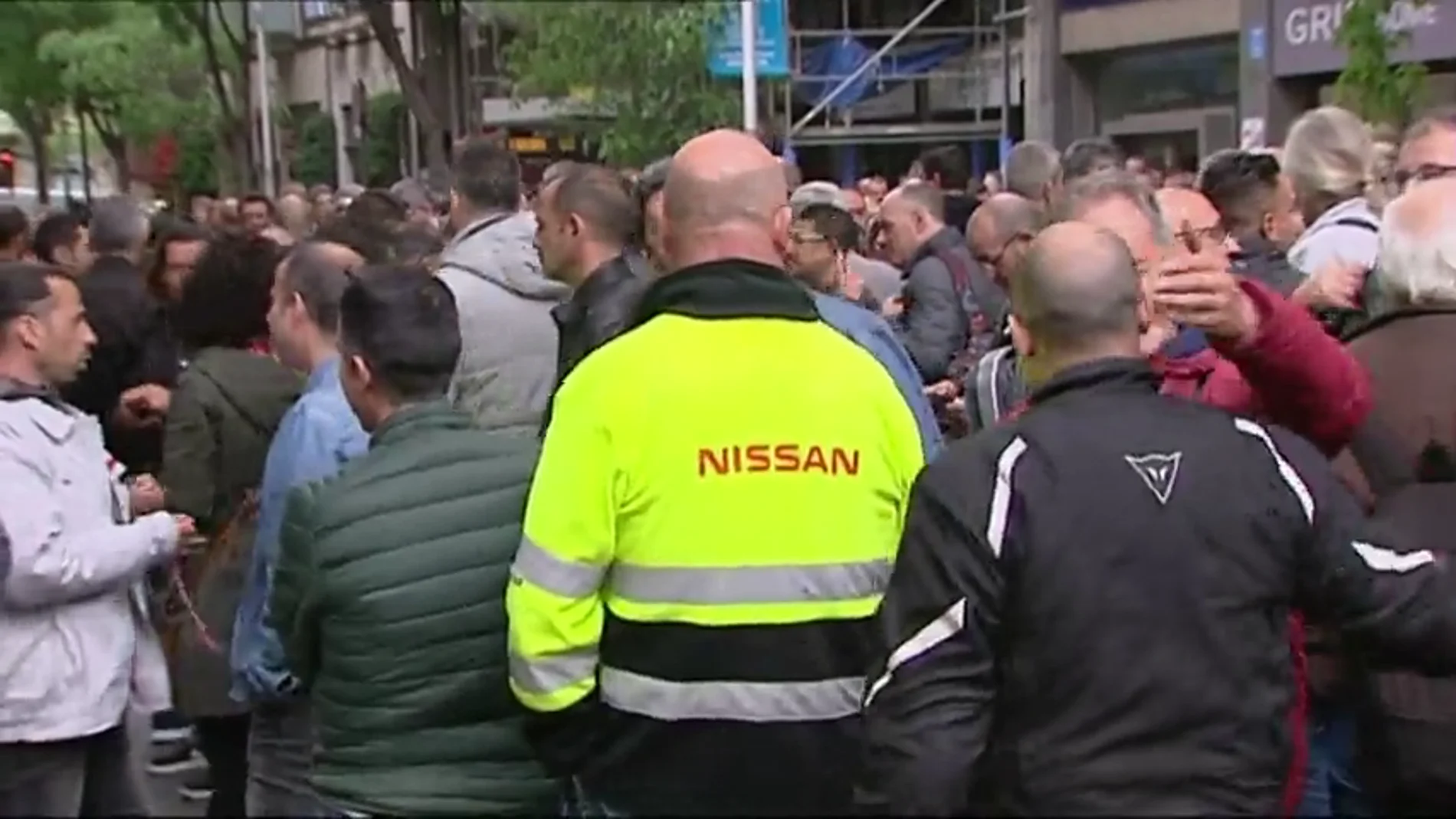 Trabajadores de Nissan Barcelona se concentran ante la Conselleria de Trabajo