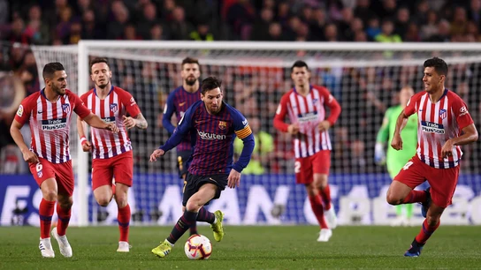 Messi lleva el balón en un partido ante el Atlético Messi lleva el balón en un partido ante el Atlético