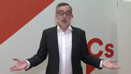 Ciudadanos insiste en que no pactará con el PSOE: "Han votado los españoles, no la CEOE" Ciudadanos insiste en que no pactará con el PSOE: "Han votado los españoles, no la CEOE"