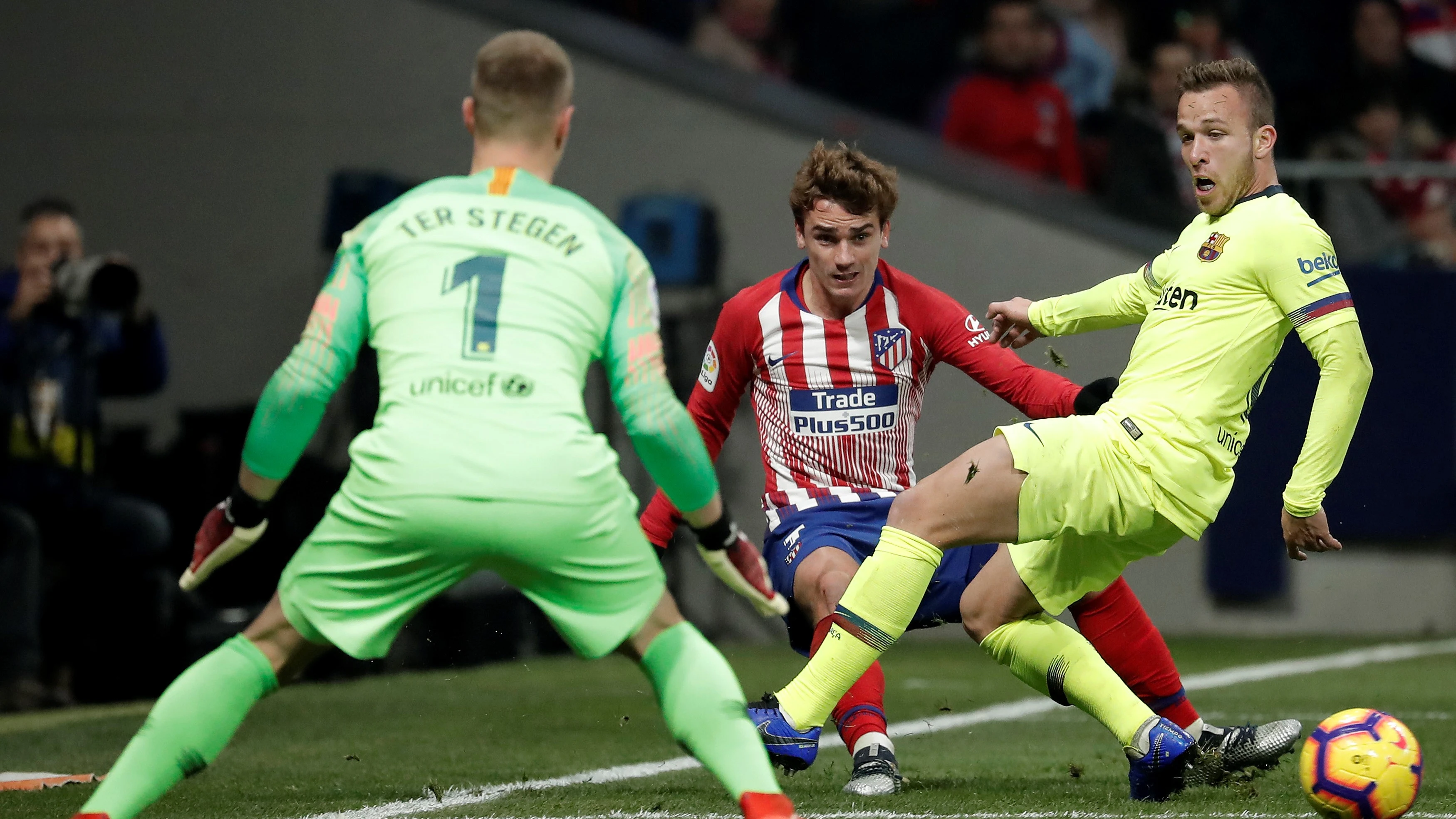 Griezmann, en acción contra el Barcelona