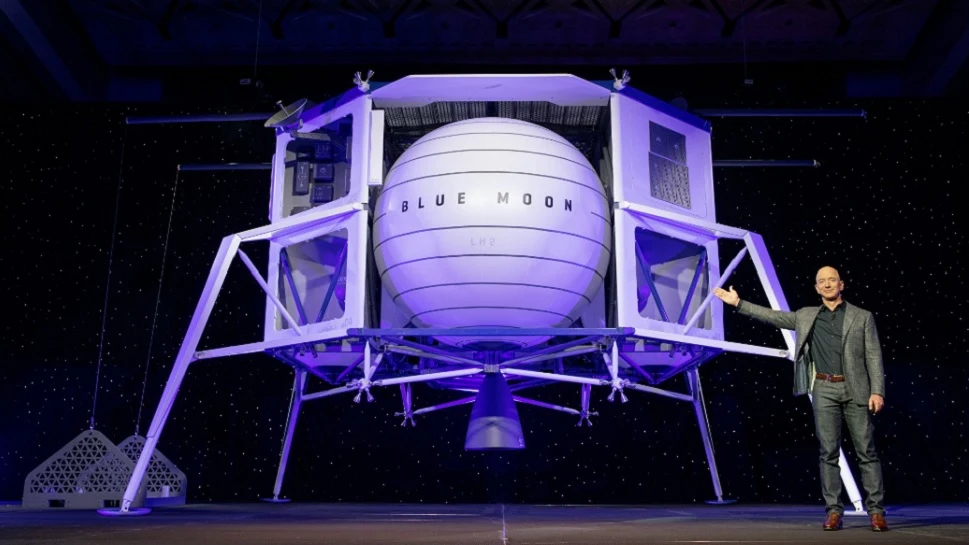 Jeff Bezos presenta 'Blue Moon', el plan para llegar a la luna y establecer comunidades habitables