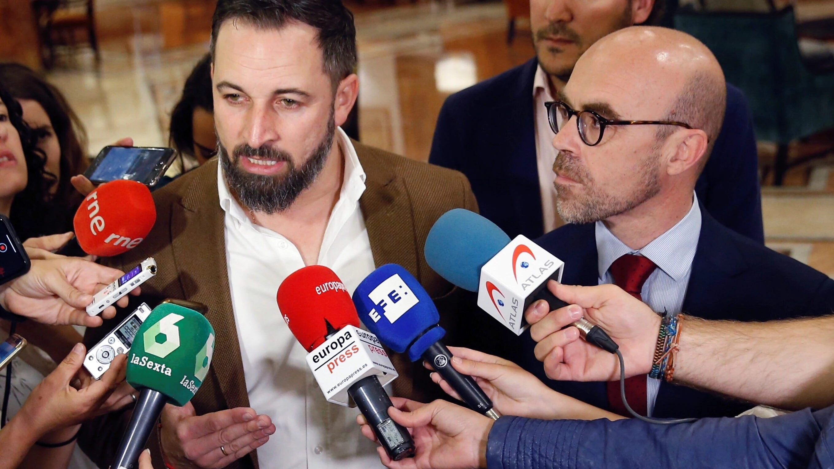 El líder de Vox Santiago Abascal, realiza declaraciones junto al cabeza de lista al Parlamento Europeo, Jorge Buxadé