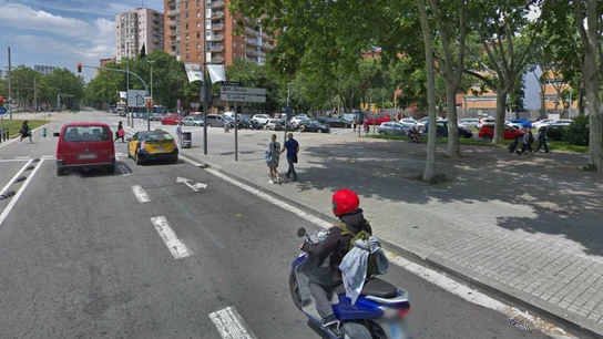 Cruce de la avenida de la Diagonal con la calle de Ramon Llull Cruce de la avenida de la Diagonal con la calle de Ramon Llull