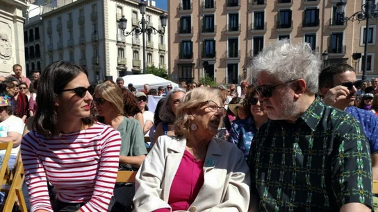Rita Maestre, Manuela Carmena y Pedro Almodóvar Rita Maestre, Manuela Carmena y Pedro Almodóvar