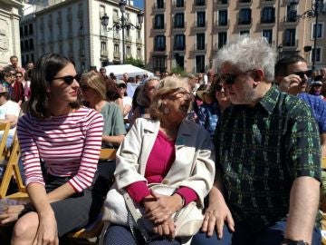 Rita Maestre, Manuela Carmena y Pedro Almodóvar Rita Maestre, Manuela Carmena y Pedro Almodóvar